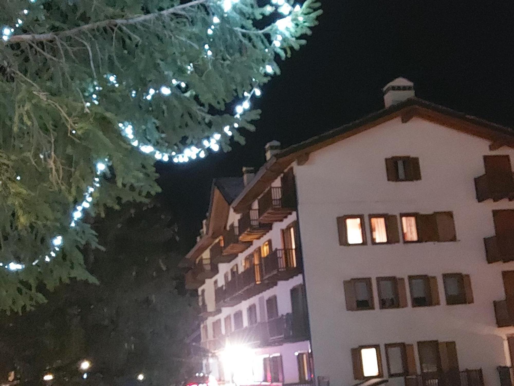 Trilocale Belvedere Alloggio Ad Uso Turistico - Vda - La Thuile - Cir 0068 Apartment Luaran gambar